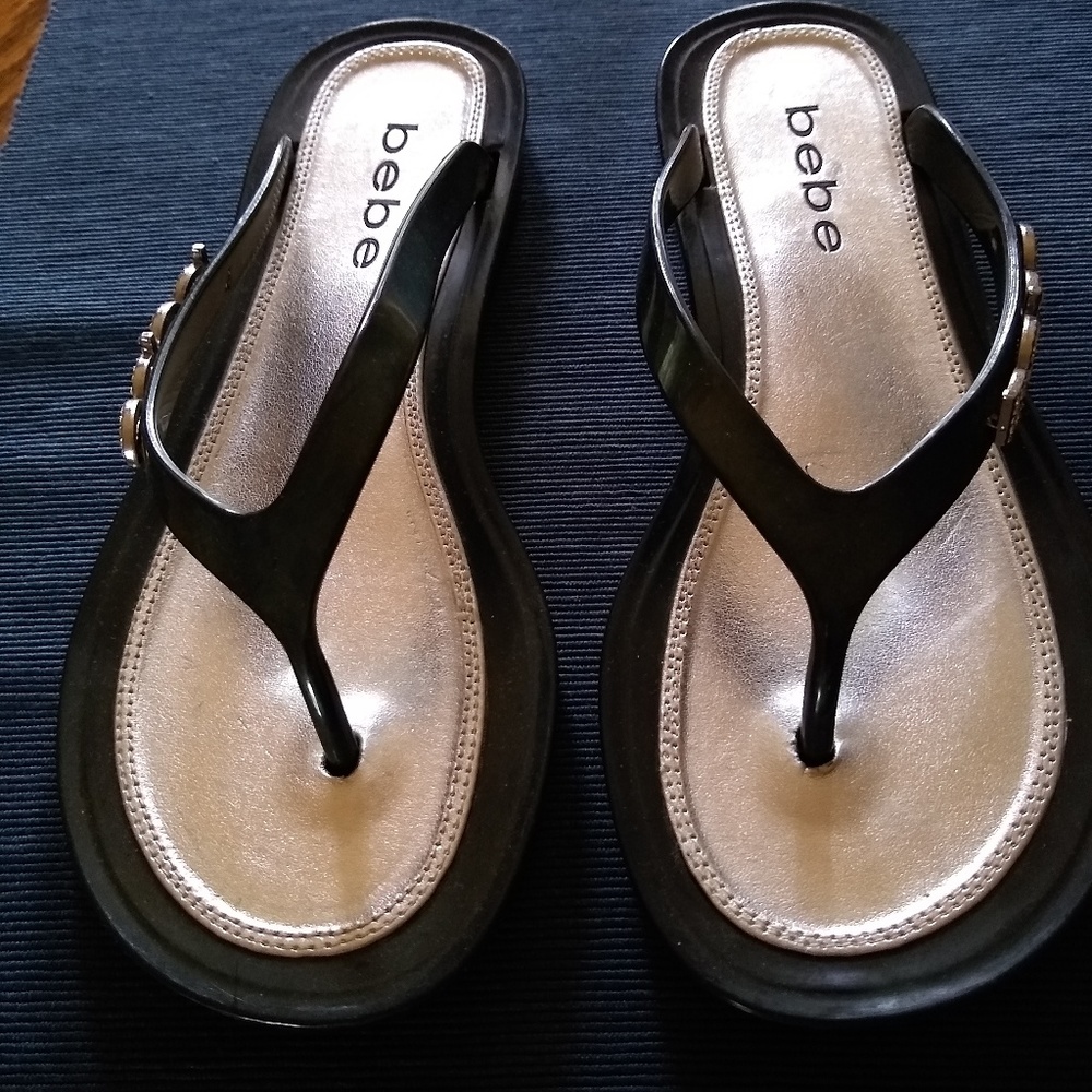 Bebe flip flops